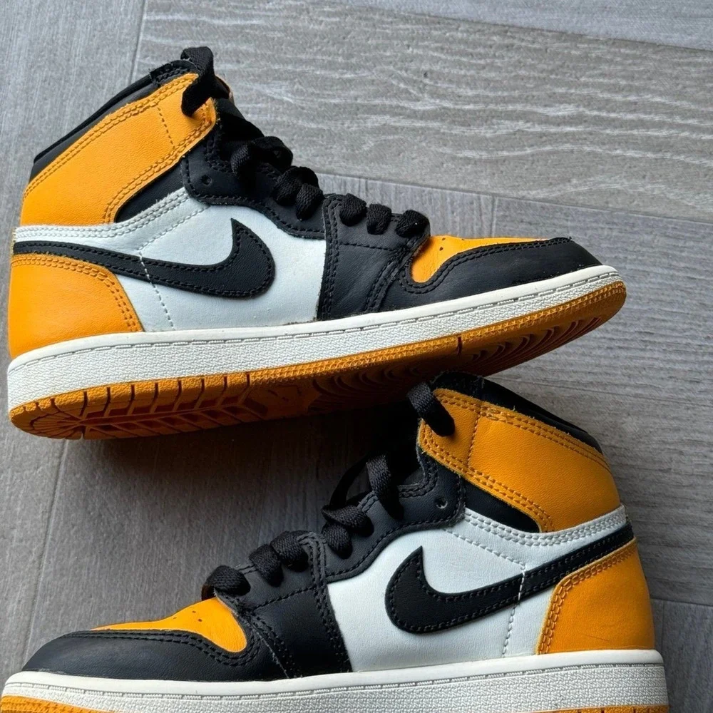 Air Jordan 1 Retro High OG Taxi Yellow Black White Leather Sneakers Youth Size 2